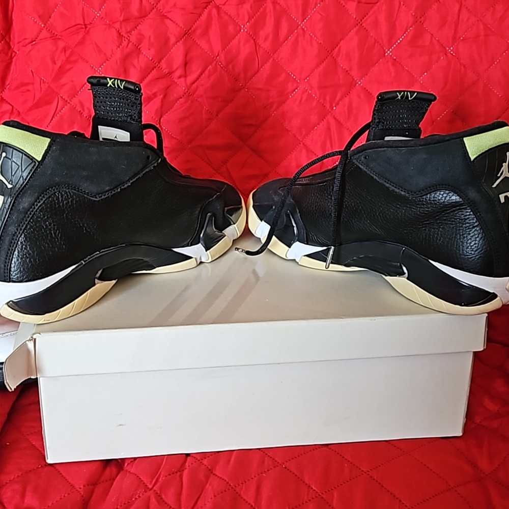 Sneaker - Picture 4 of 8